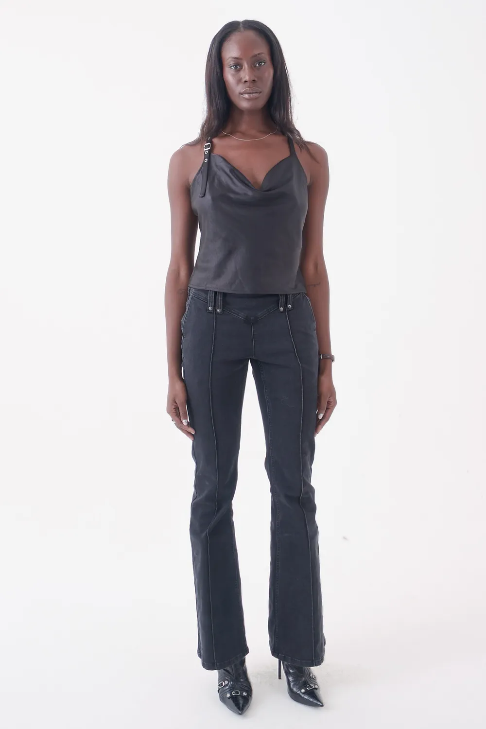 The Ragged Priest Raven satin top sort med kæde