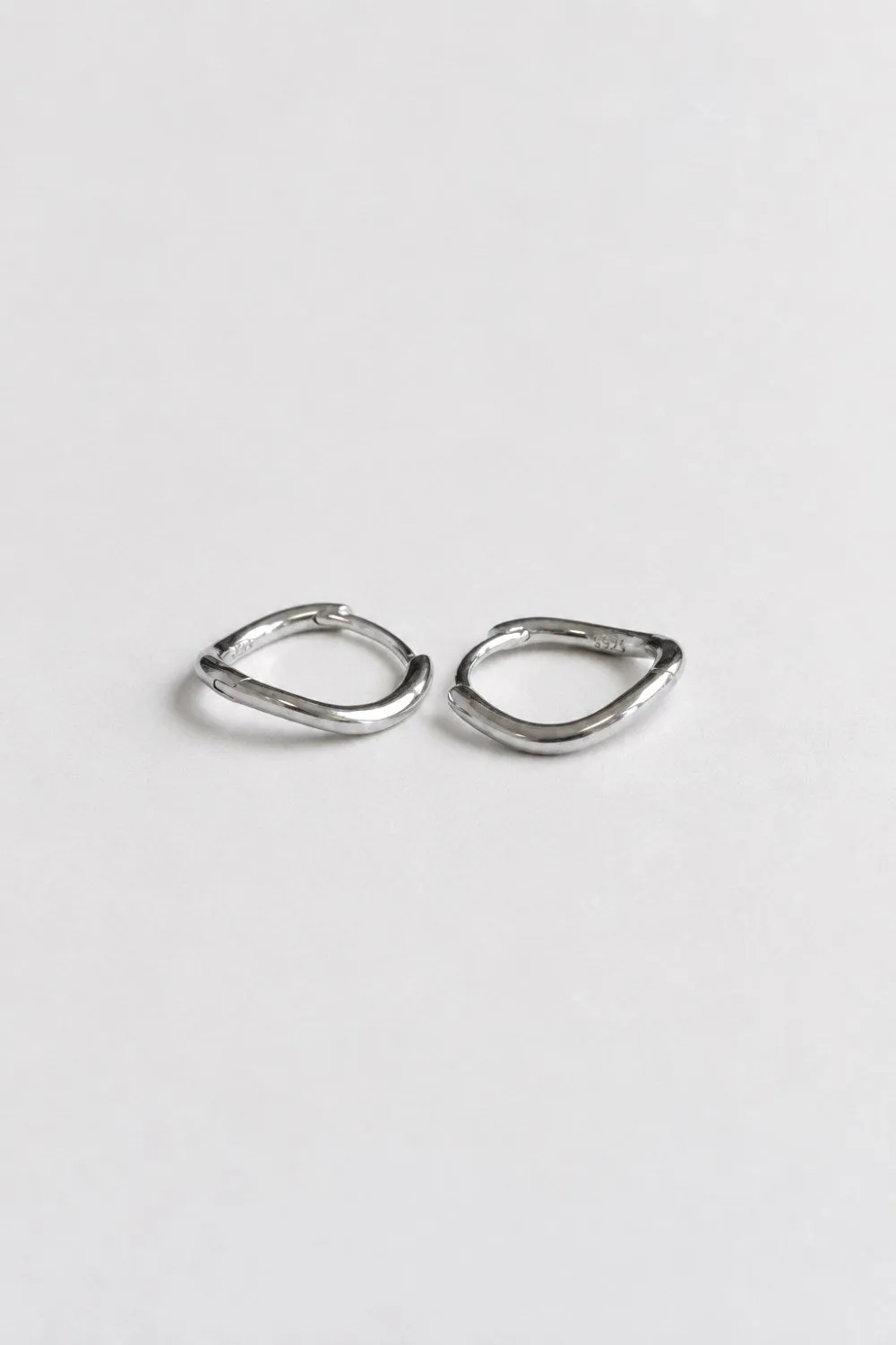 Organsk Minimalist Hoop øreringe guld 1,2 cm